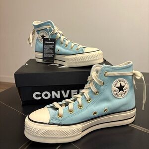 NWT  Converse Women's Chuck Taylor All-Star Platform Lift High Top Shoes